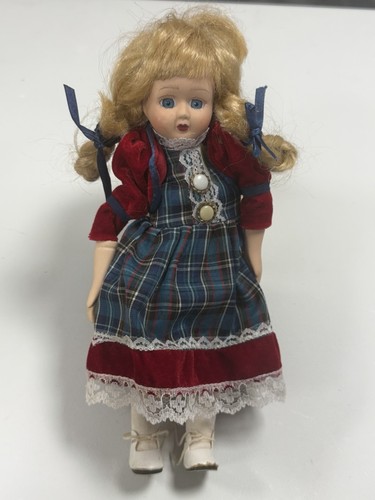 Poupée porcelaine fille