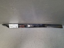 Enjoliveur baie pare brise