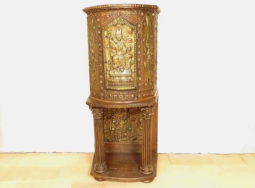 Tabernacle cuivre repoussé