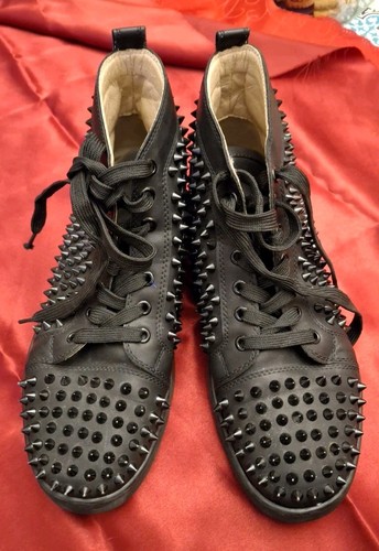 Chaussure christian louboutin - christian,