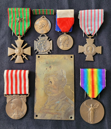 Lot médailles croix guerre - de,
