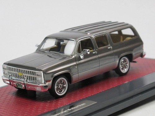Chevrolet suburban grey - chevrolet,