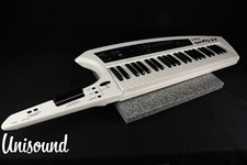 Roland AX-Synth white Synthesizer in Very Good condition