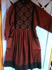 1 ANCIENNE ROBE VINTAGE RENE
