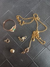 lot de bijoux en or 18 carats