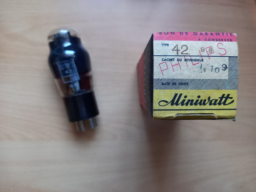 Philips miniwatt - 42, (pentode)