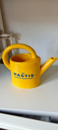 Rare petit pichet jaune bleu - rare, (