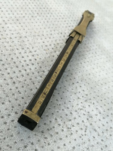 Ancien instrument mesure pied - instrument,