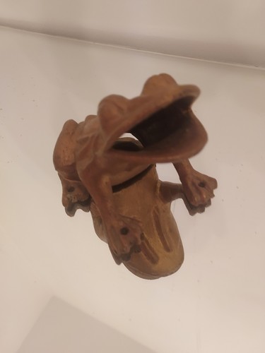 Ancienne grenouille fonte - ancienne,