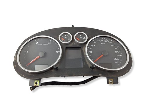 Audi 2002 essence - audi,