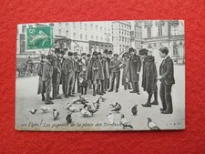CPA . 69 Lyon Les Pigeons De