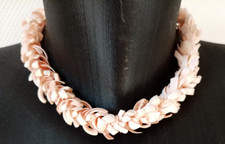 collier ras du cou en