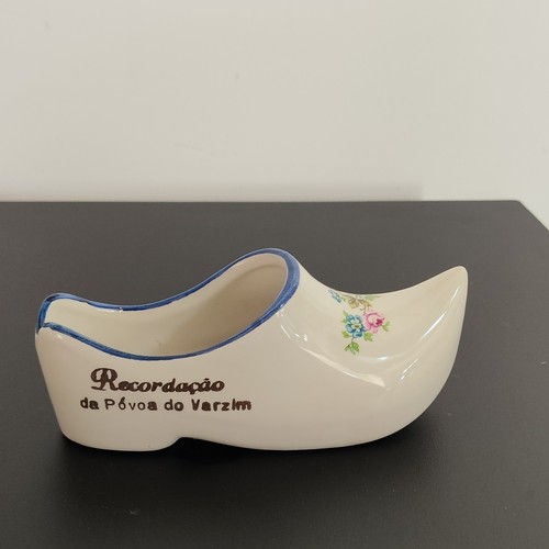 Statuette sabot chaussure - , en