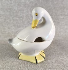 BEAU MOUTARDIER OIE EN PORCELAINE DE HENRI DELCOURT BOULOGNE SUR MER