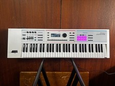 Synthétiseur Roland JUNO-DS