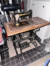 Machine à coudre ancienne