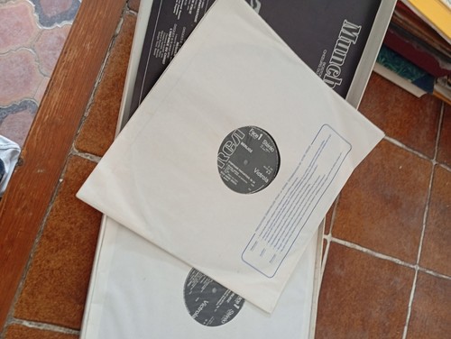 Des vinyles - des,