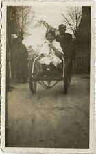 OLD PHOTO - VINTAGE SNAPSHOT - FUNNY GAG TRANSPORT SCOOTER BIKE - BIKE