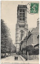 FR02 SOISSONS Cathédrale Tour