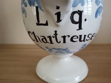 Cruche, Chevrette faïence de Moustier, liqueur Chartreuse, pot apothicaire. 