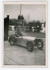 PHOTO photograph SNAPSHOT 1946, TOY TOY pedal car pedal car