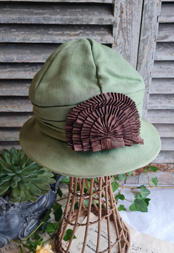 Ancien chapeau femme - femme, cloche