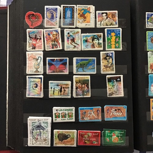 Lot 150 timbres - lot,