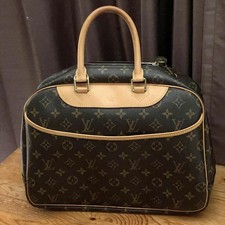 Beautiful condition popular Louis Vuitton LOUIS VUITTON monogram handbag