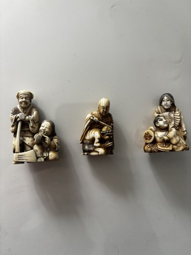 Lot netsukes anciens - de,