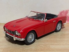 1/18 Triumph TR4 Red Diecast