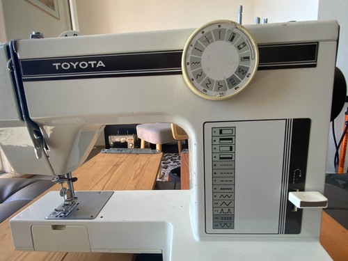 Machine coudre toyota 2440 - coudre,