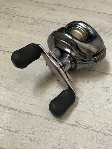 Moulinet droit shimano - droit,