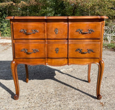Commode style Louis XV en bois
