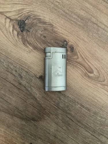 Briquet gaz rechargeable - à,