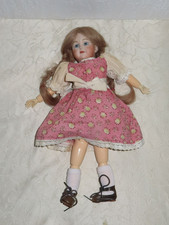 Poupée " Fille En Robe"