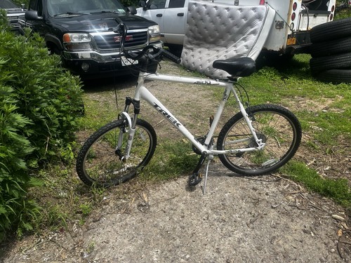 Trek 4500 26in mountain bike - 26in,