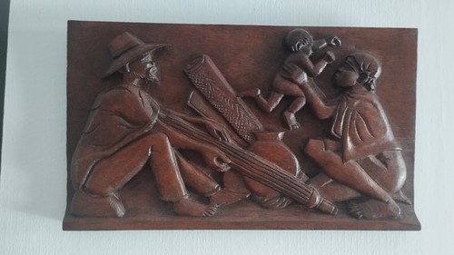 Bas relief mural - en, bois