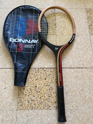 Set une raquette dunlop avec - set,