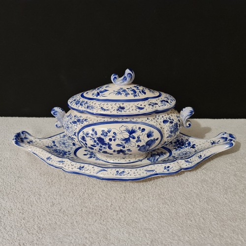 Ancienne belle soupière en - et,