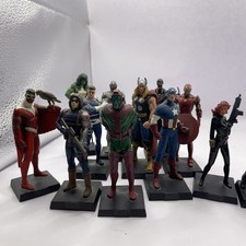 12 Figurines Marvel  en Plomb