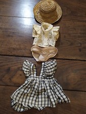 Ensemble de Vêtements Anciens Pour Poupée Hauteur 40 cm.