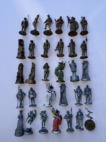 Lot figurines pièces jeu - figurines,
