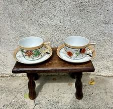 Anciennes tasses à thé et