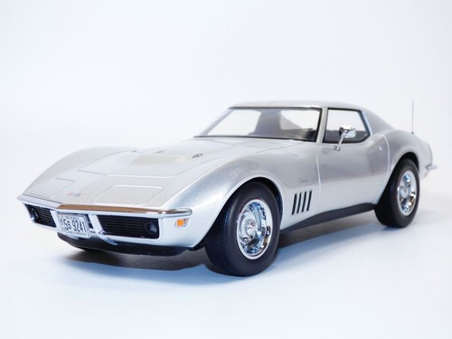 Chevrolet corvette gris - c3,