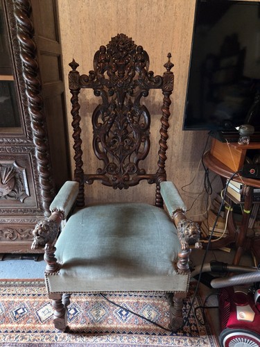 Fauteuil bois sculpté avec