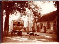 France, Passy-sur-Marne, église Saint-Eloi, une roulotte Vintage print Tirag
