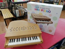 Kawai Mini Piano Pー32 1164
