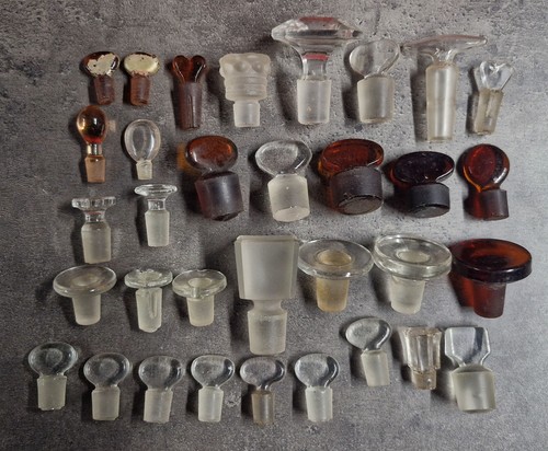 Lot bouchons verre - verre, anciens