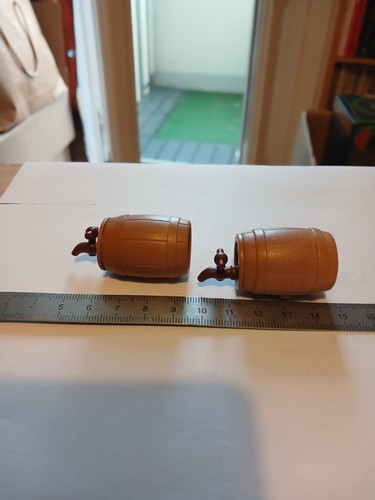 Tonneaux avec robinets - ,