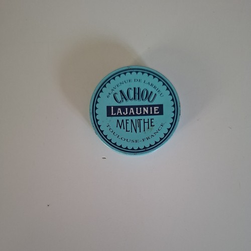 Boite ancienne cachou - boite,